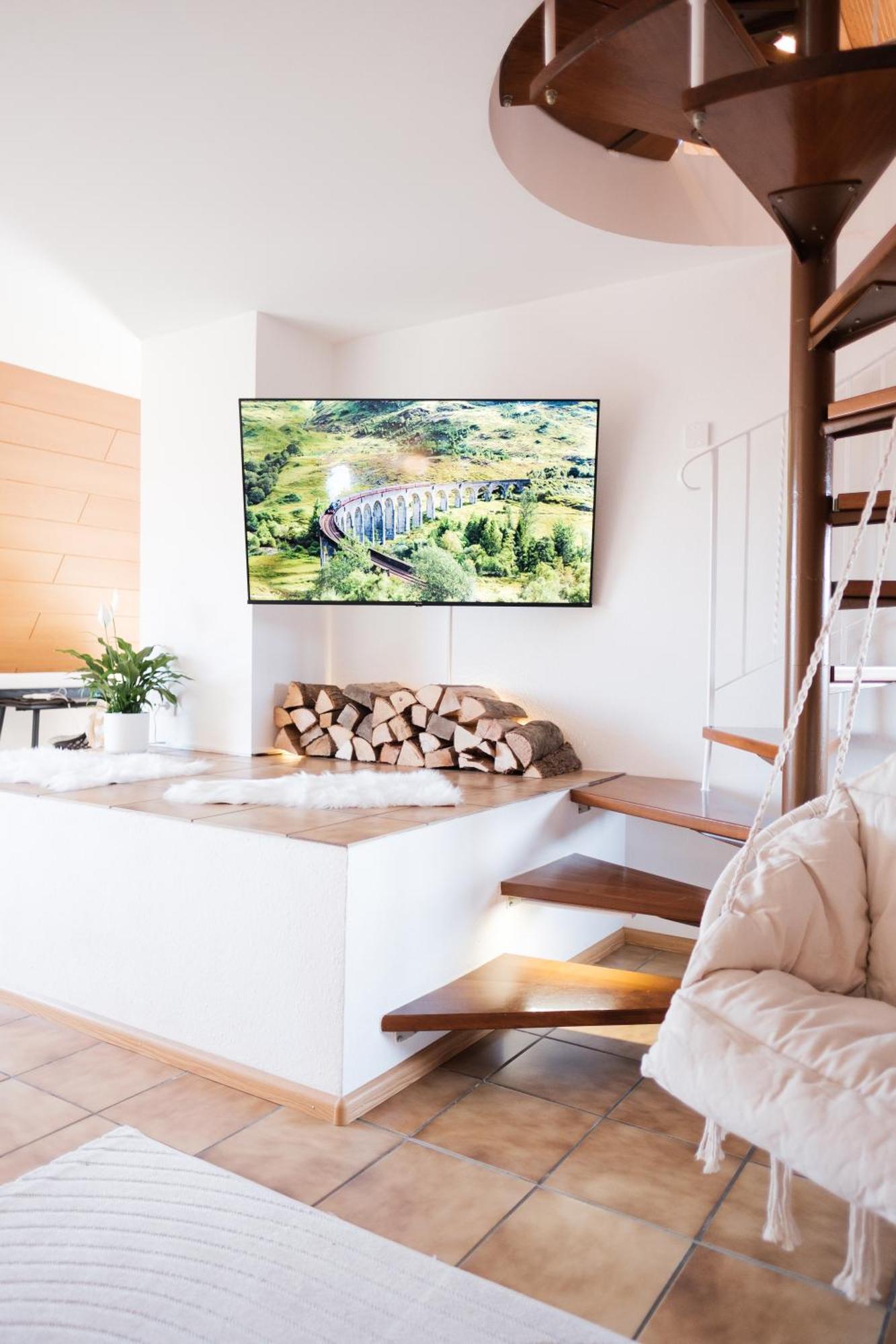 Neu Deluxe Suite Muensterblick, Maisonette, Kingsize Bett, Kueche, Netflix, Aussicht, E-Kamin Bad Sackingen Exterior photo